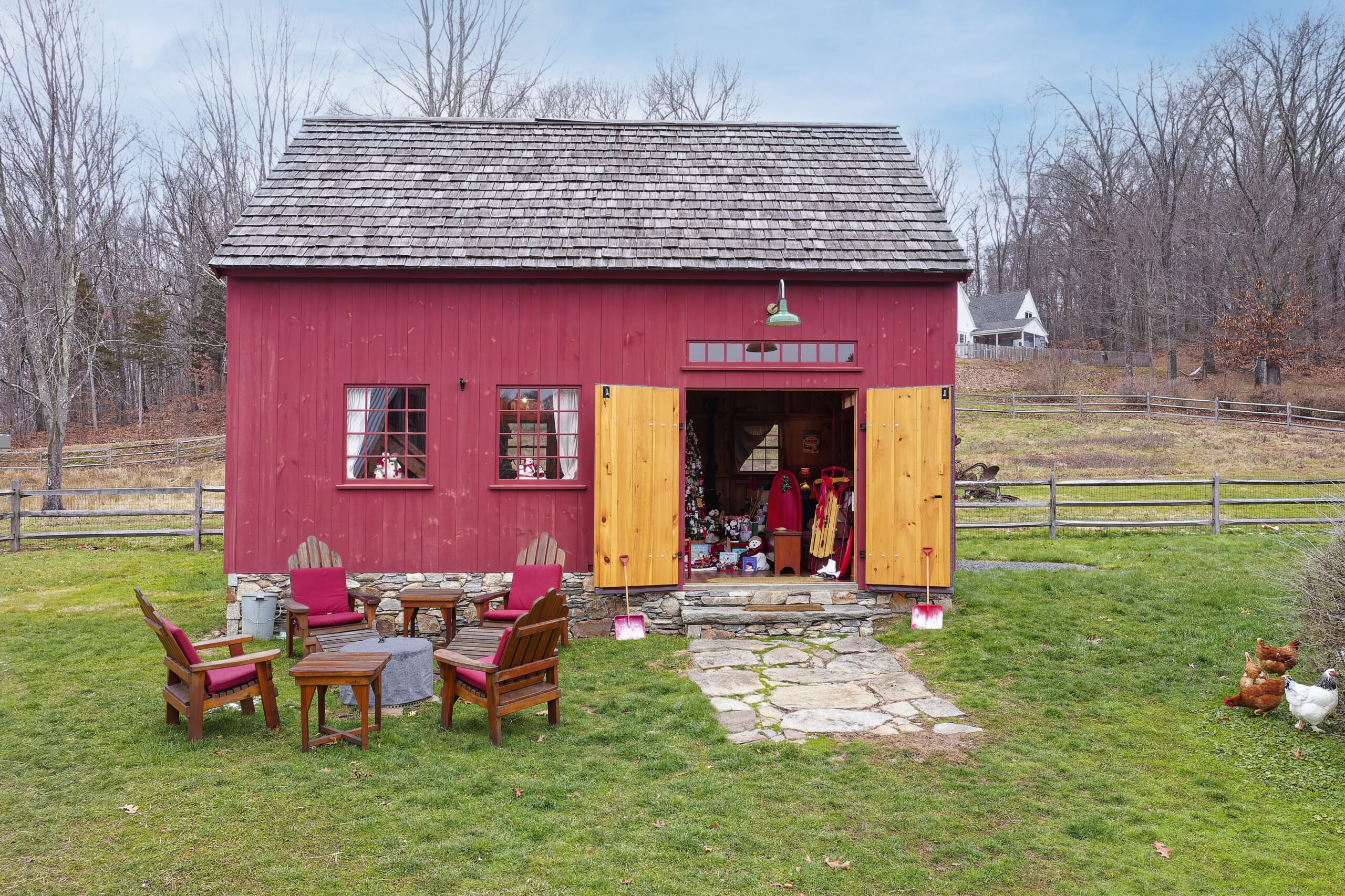 A Baker barn from Post and Beam Barns by Country Carpenters.
